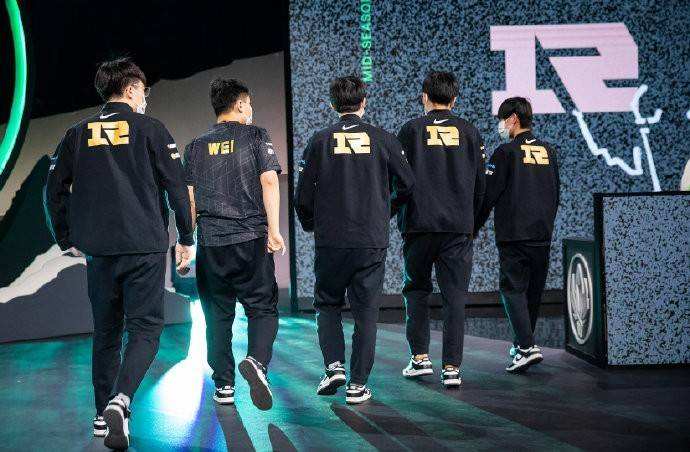 陀螺电竞周报丨拳头宣布MSI赛事RNG三场小组赛重赛;快手发布《关于进一步规范直播机构运营管理行为的公告》_未成年人_沐瞳_拳头的简单介绍 陀螺电竞周报丨拳头宣布MSI赛事RNG三场小组赛重赛;快手发布《关于进一步规范直播机构运营管理行为的公告》_未成年人_沐瞳_拳头的简单介绍