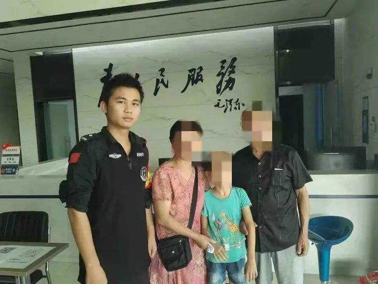 曝光!萍乡数百名学生被骗后,该公司再出新骗局!已有不少市民上当……_腾讯新闻的简单介绍 曝光!萍乡数百名学生被骗后,该公司再出新骗局!已有不少市民上当……_腾讯新闻的简单介绍