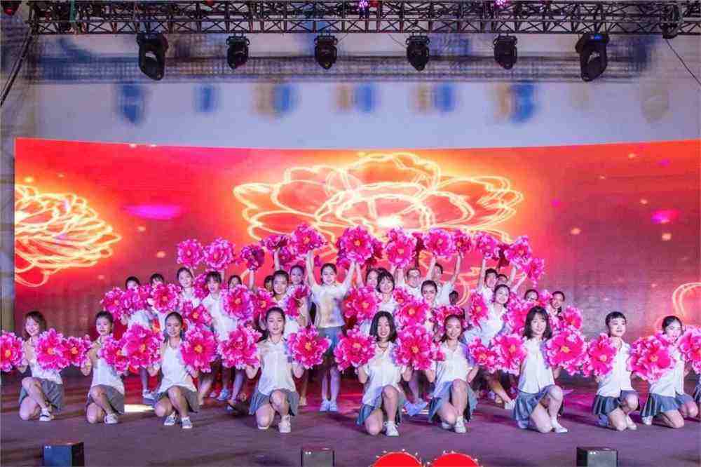 [黄金100秒]“大器晚成”圆梦音乐学院32岁大学生励志故事引全场为她点赞_CCTV节目官网-CCTV-3_央视网(cctv.com)的简单介绍