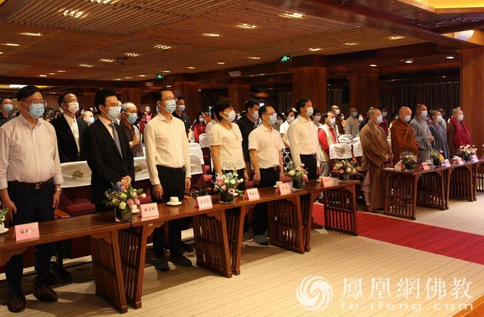 关于鲸喜520为爱吃狂，吃遍新乡！刷爆朋友圈！获赞无数！_凤凰网视频_凤凰网的信息