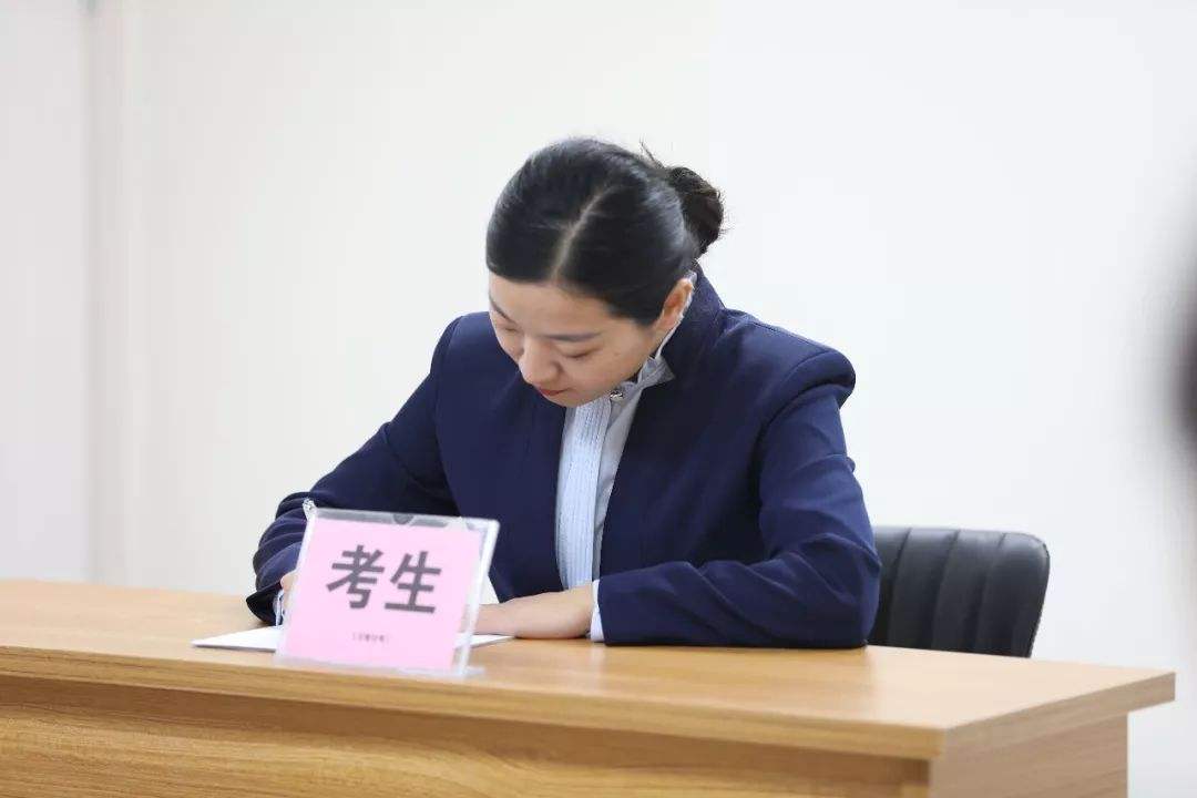 关于【申倩带你学】决战面试：100题讲透面试（面试也需要刷题）-公考通的信息