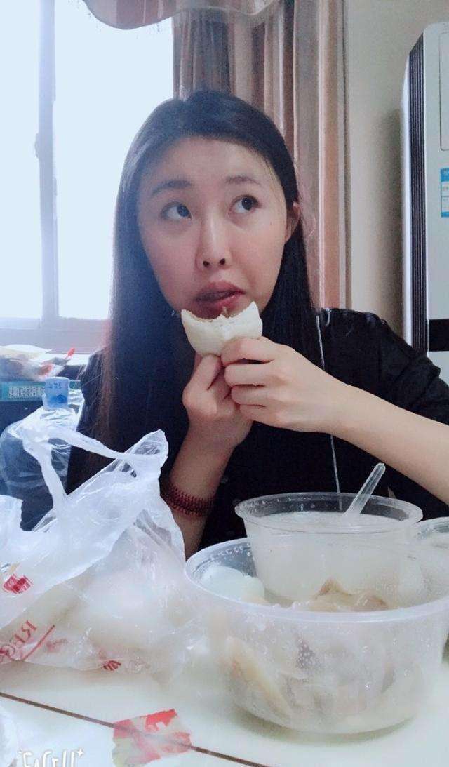 包含LOL圈传疯了!!!!斗鱼女主播阿怡直播代打证据-游戏-完整版视频在线观看-爱奇艺的词条