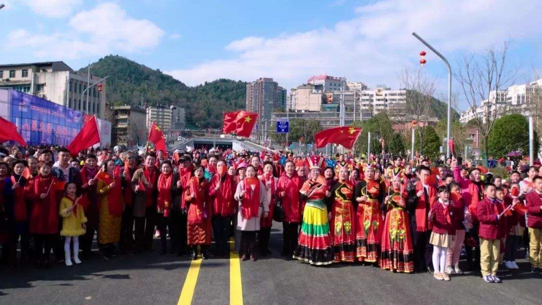 点赞多彩贵州寄语27°黔地标”|李岱恩:十年成长彰显年轻生命力·“新时代新贵州新媒体”名家访谈系列 点赞多彩贵州寄语27°黔地标”|李岱恩:十年成长彰显年轻生命力·“新时代新贵州新媒体”名家访谈系列