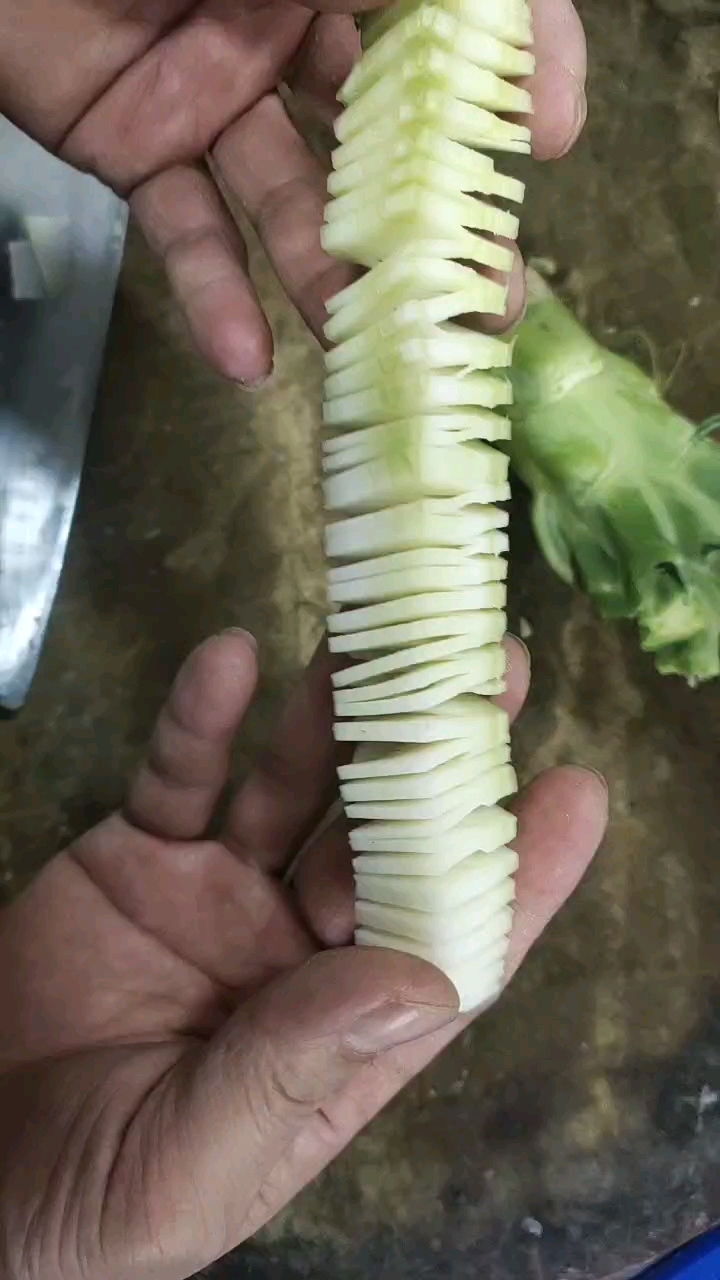 包含老板发话了说这刀法不错，一个赞涨五毛钱，只要188个，大家给吗的词条