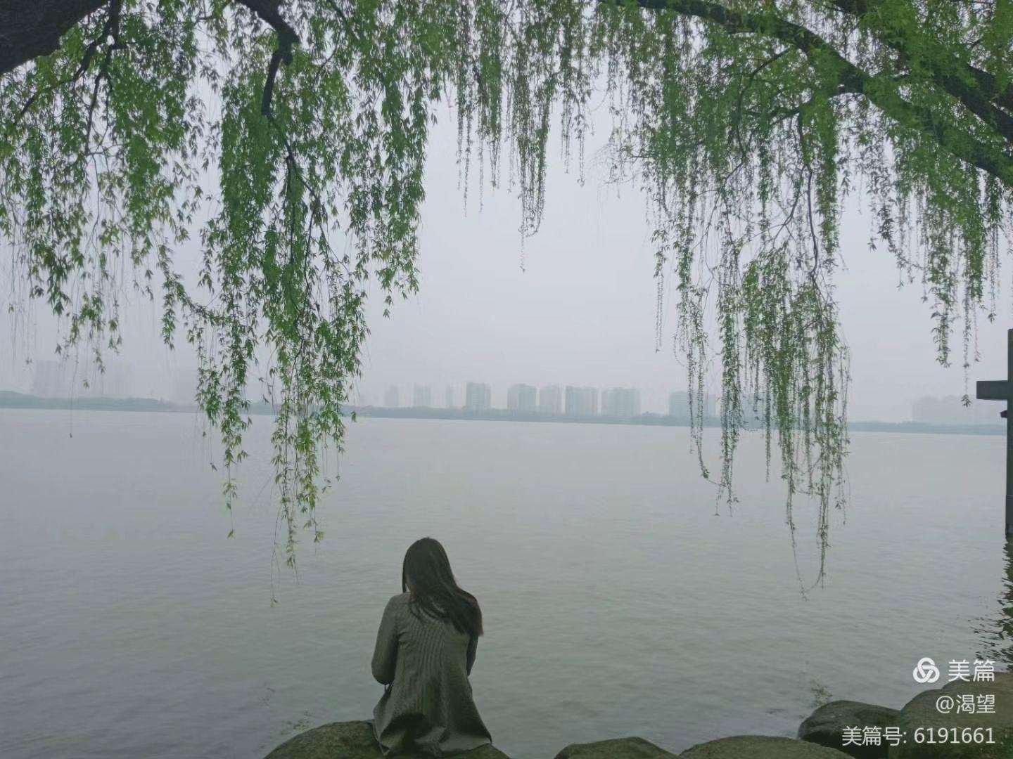 有奖|亲亲雪梨新作《相逢少年时》上线！讲光阴故事，感岁月悠长！_谢颖_姐姐_新书的简单介绍