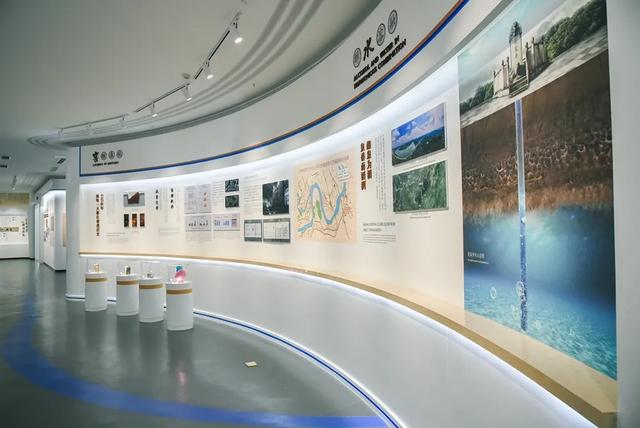 包含观察|《李白》酒城首秀打卡，泸州老窖借船“出海”计现_文化的词条